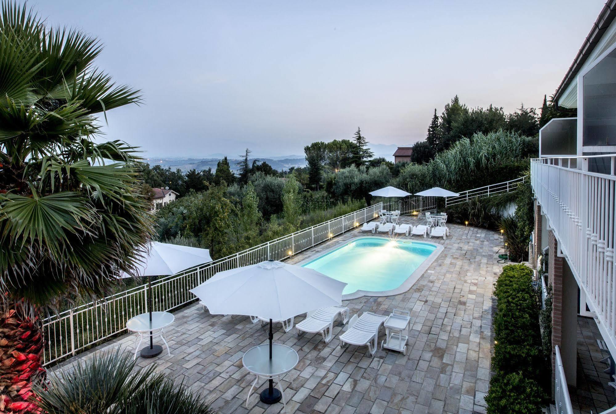 Residence Belohorizonte Macerata Exterior foto